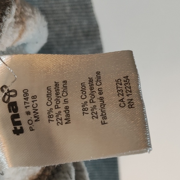 **5/$25**TNA Aritzia Gray Hodie - Picture 5 of 8